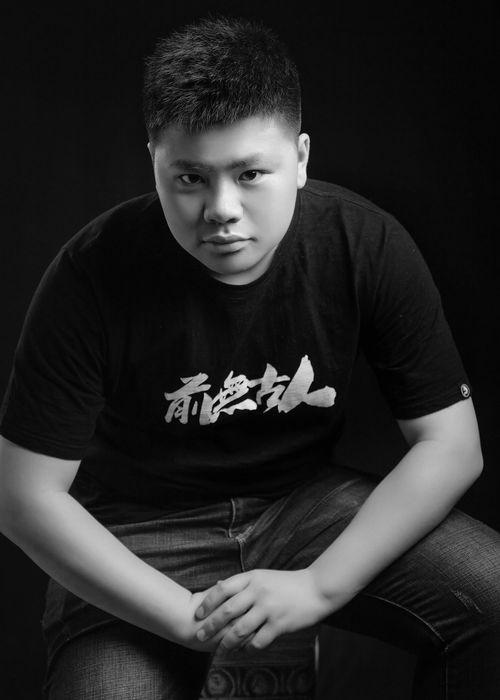 网红韩梦雨,从平凡女孩到网络红人的蜕变之路